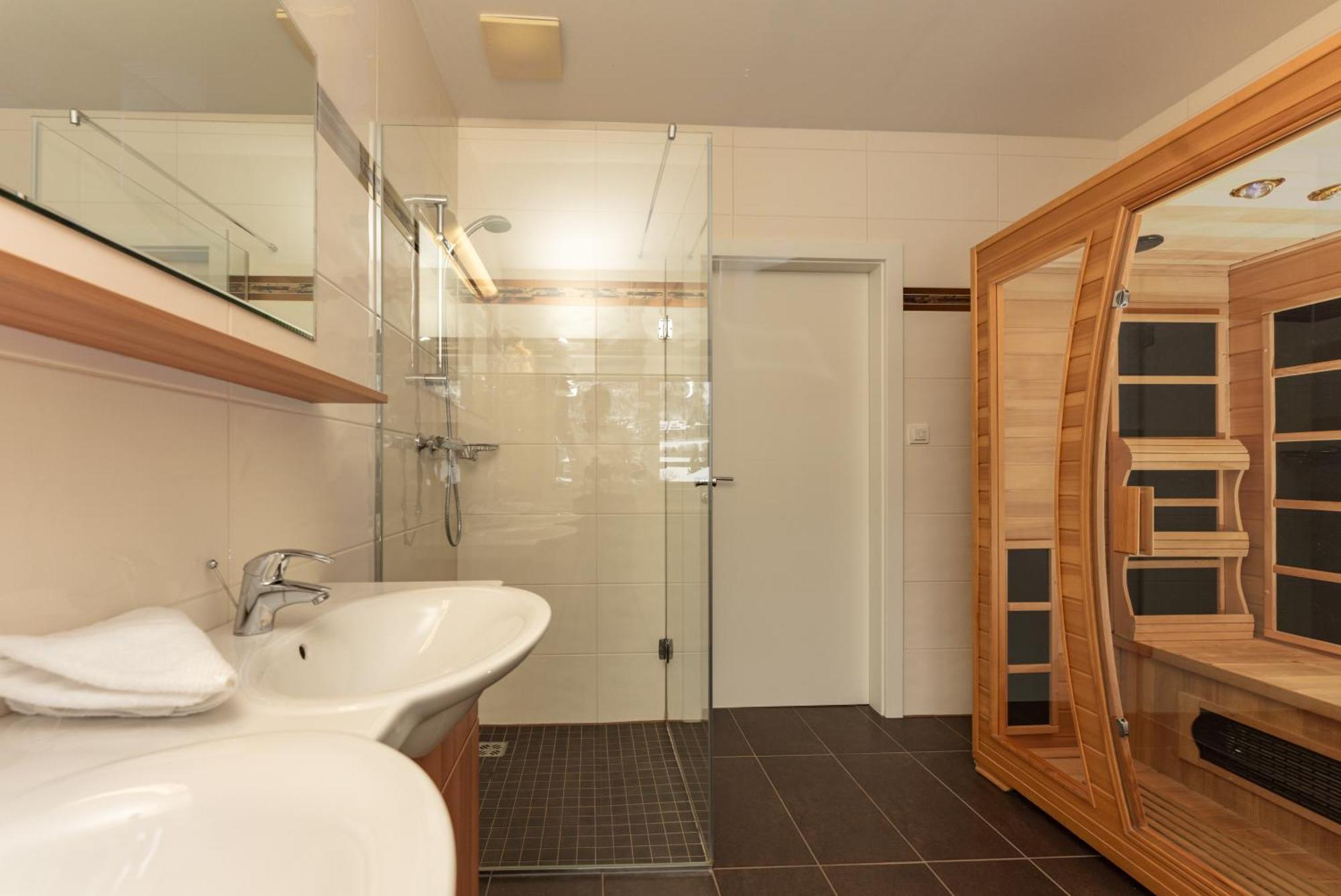Ferienwohnungen Karoline By Schladming-Appartements الغرفة الصورة